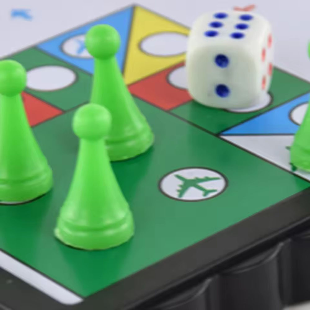 Foldable magnetic flying chess - đánh giá và giá Board Game Cafe
